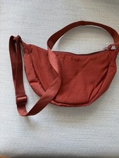 Damen Tasche 1/2 Mond Form Rost-Orange Crossbody Umhängetasche neuwertig!