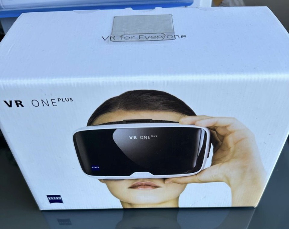 ZEISS VR ONE Plus Virtual Reality Headset eBay