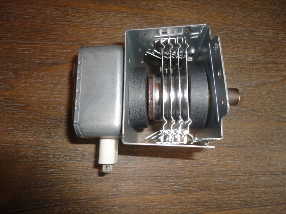 Original Microwave Radiation For Magic Chef Microwave HMM770B / 2M217J - Image 2 of 4