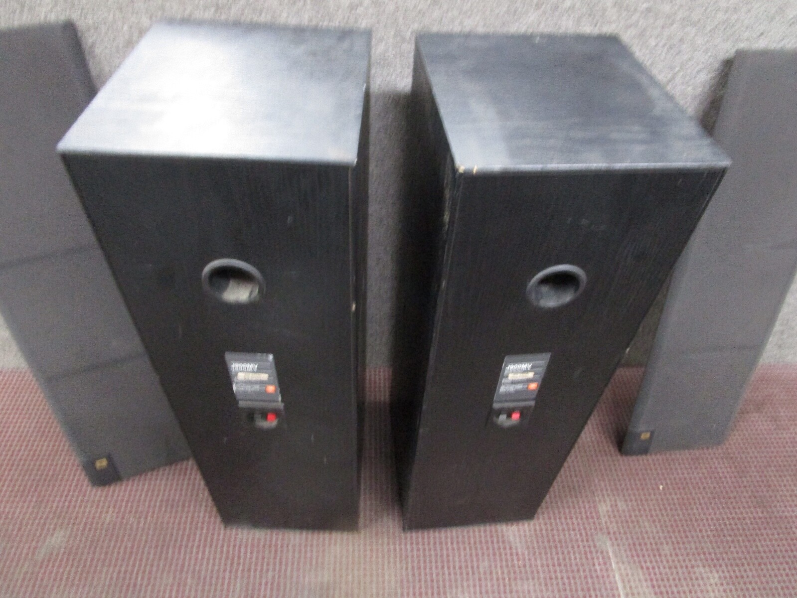 Two JBL J900MV Vintage Tower Floor Speaker System 3 Way 8 & 6" Woofers