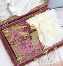 Luxury Pearl Islamic Gift Set - Velvet Box with Quran, Hijab, Tesbih, & Bookmark