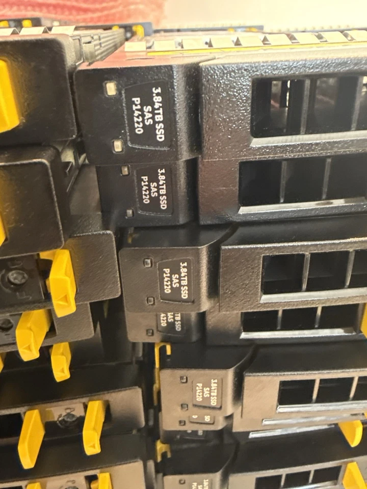 K2P91B P14220-001 HPE 3PAR 3.84TB SSD KIOXIA KPM51RUG3T84 Health 82-84 % - Image 4 of 4