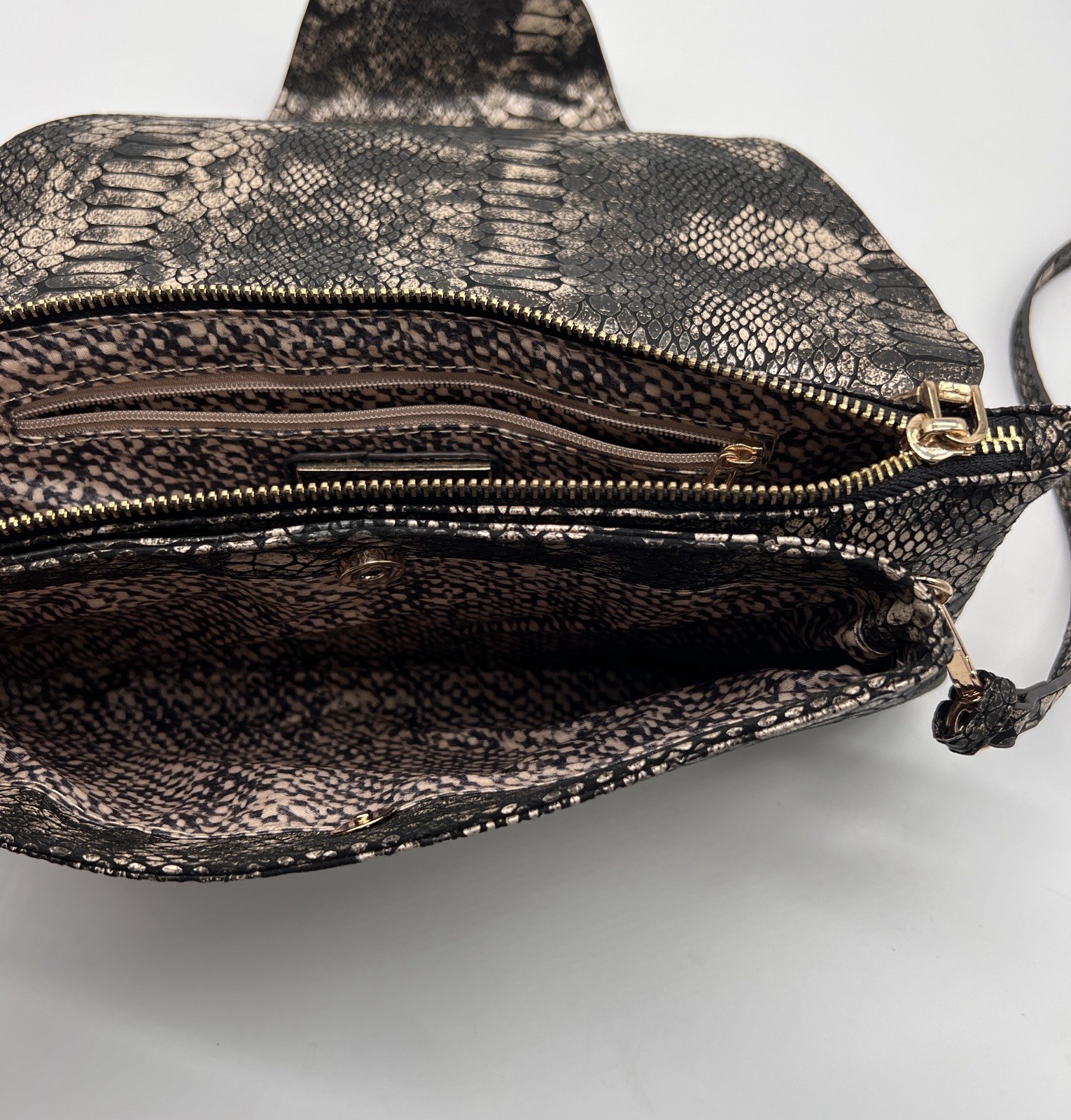 URBAN EXPRESSIONS Metallic Python Print Envelope … - image 8