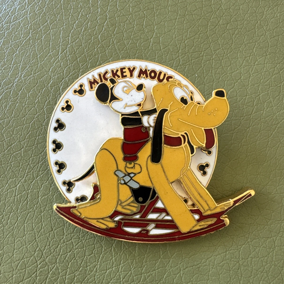 2004 Contemporary Disney Pins, Patches & Buttons (1968-Now) for