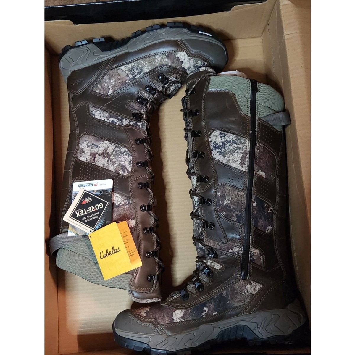 Cabela display picture 2