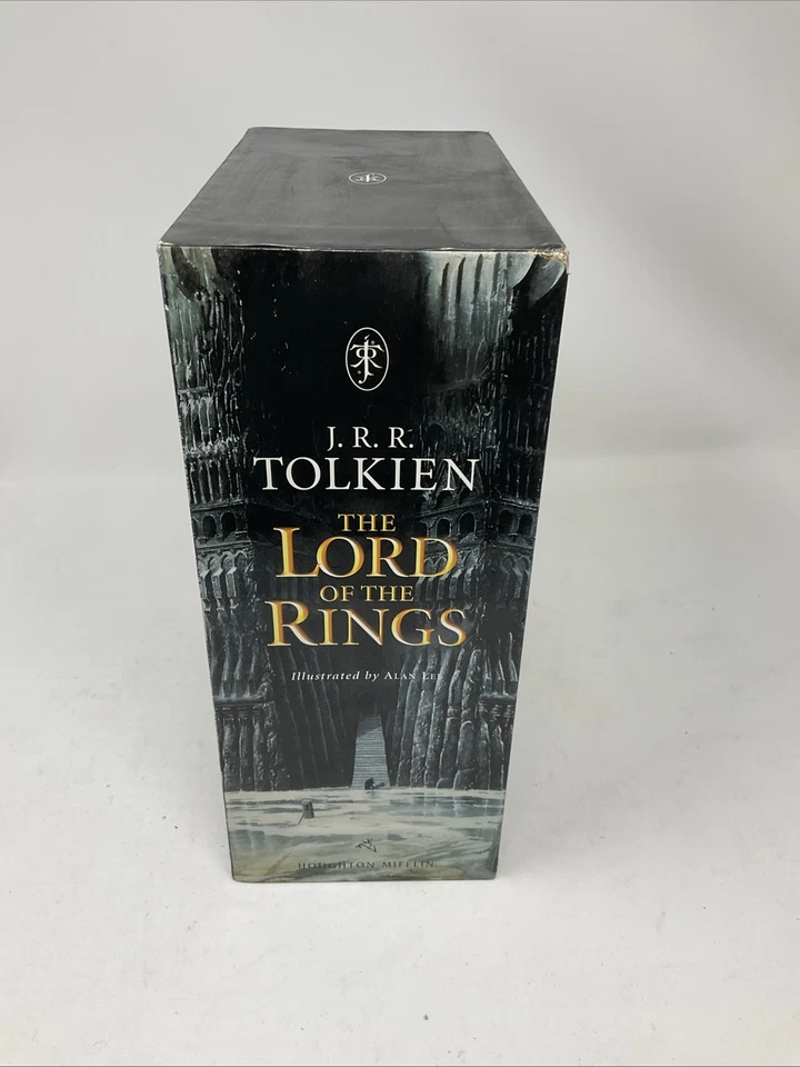The Lord of the Rings by J.R.R. Tolkien Alan Lee Illustrated Hardcover Box Set - Image 4 of 4