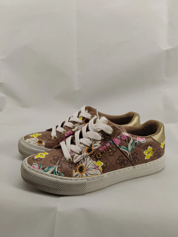 Tênis Guess Feminino Tecido GWLOVEN3 Multicolorido Floral com Cadarço Tamanho 7M - Imagem 2 de 4