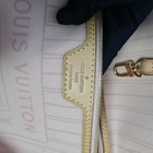 Foto 11 di 24