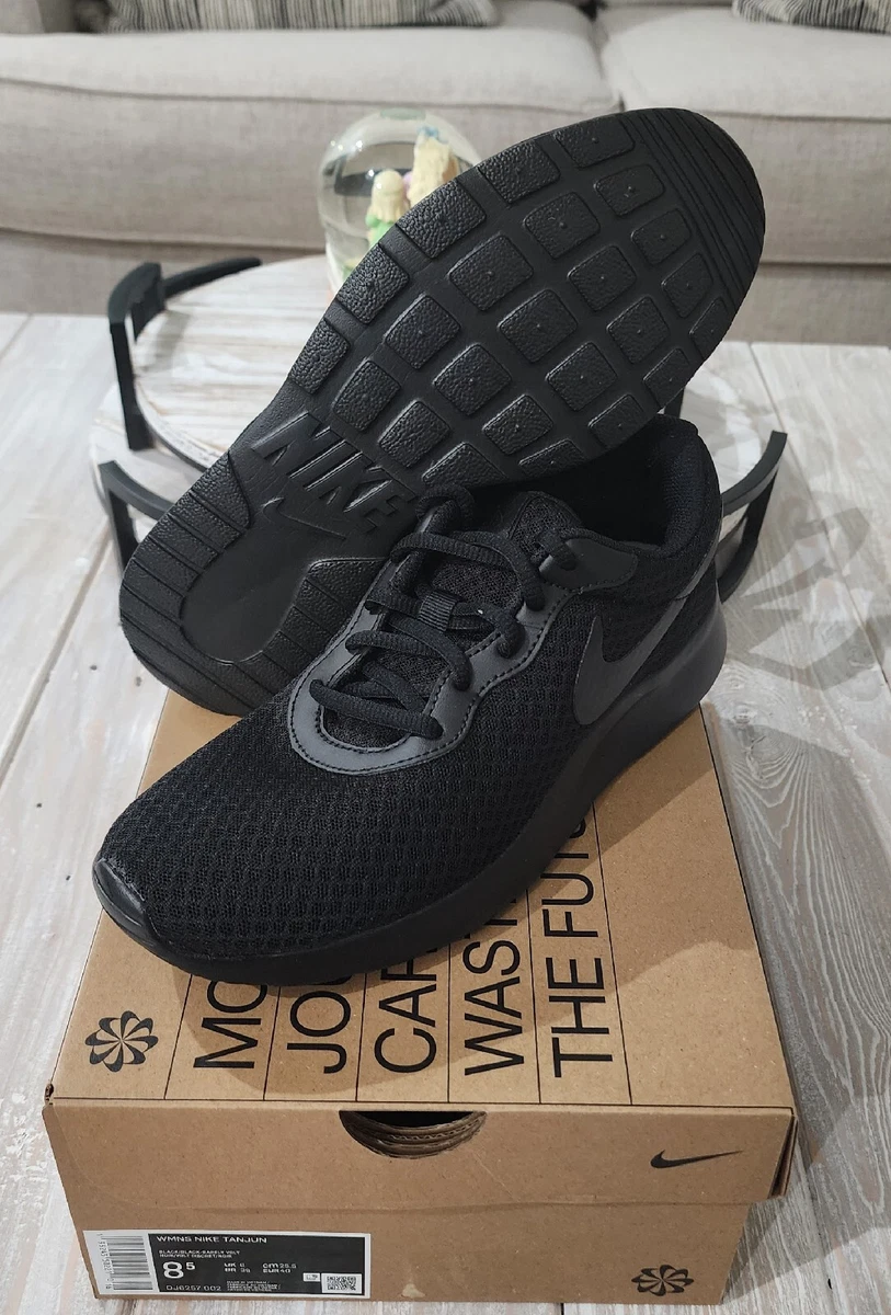 Size 8.5 Nike Tanjun Triple Black 2021
