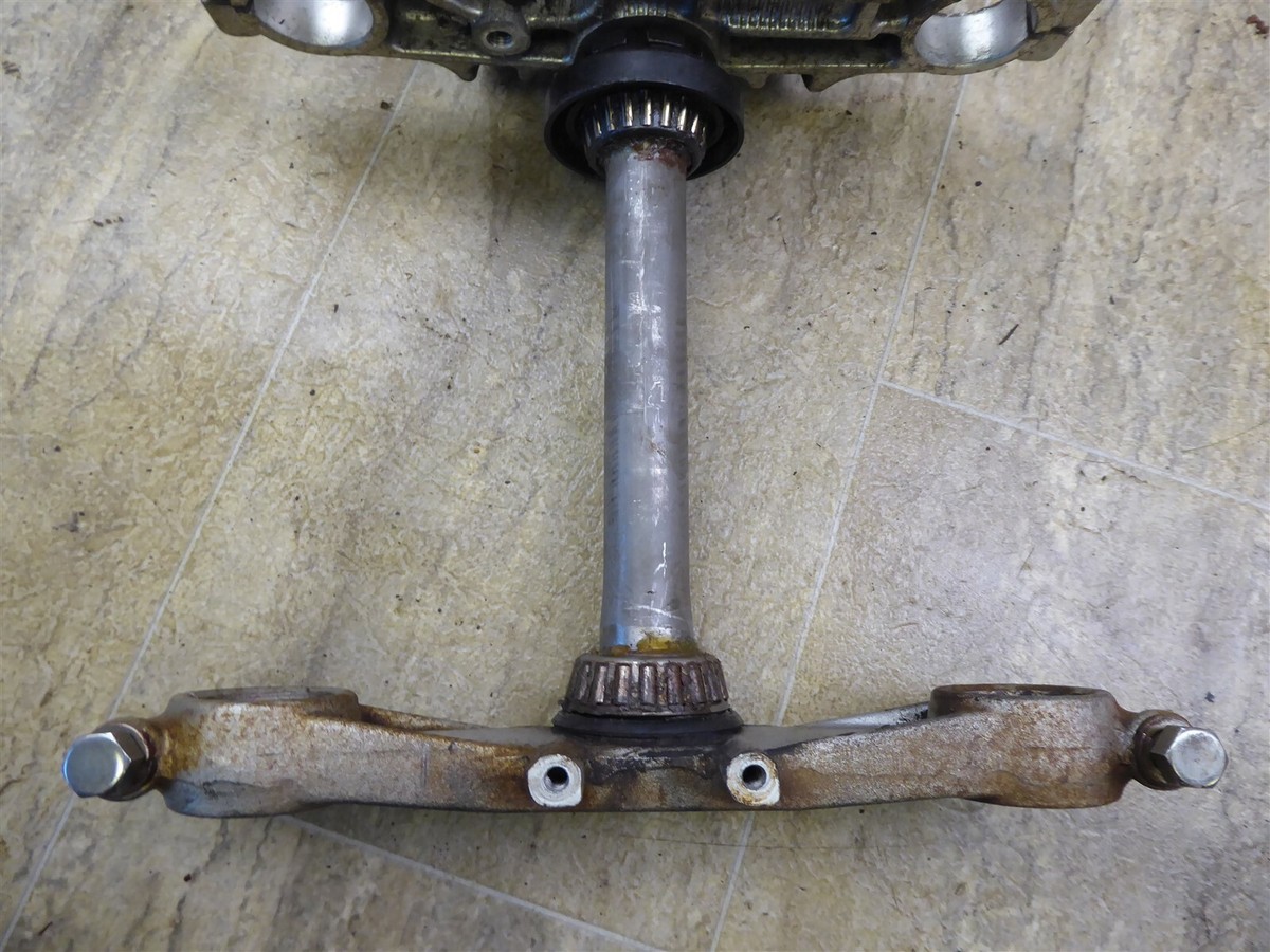 1985 Kawasaki 454 LTD K693) triple tree steering stem clamp