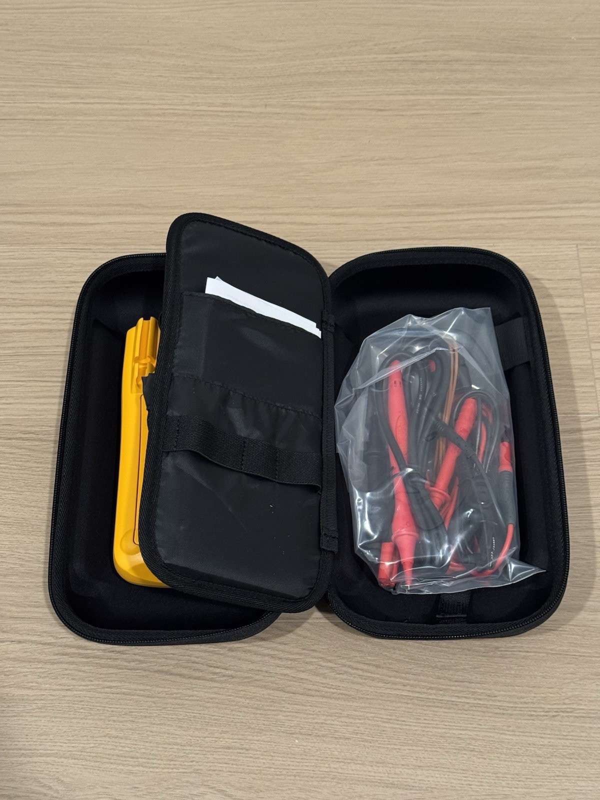 BRAND NEW -  Fluke 1587 FC Digital Insulation Multimeter 1000V with Fluke Leads