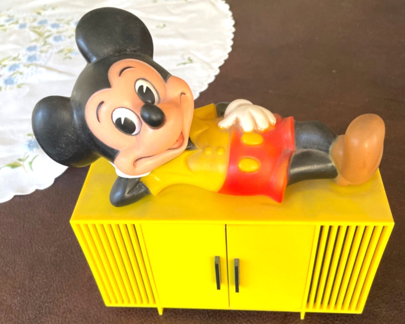 Vintage Disney Mickey Mouse HI-FI RADIO AM Tabletop Radio Concept 2000 w/ box