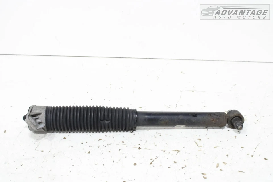2019-2020 HYUNDAI SANTA FE REAR RIGHT SIDE SUSPENSION SHOCK STRUT ABSORBER OEM - Image 2 of 4