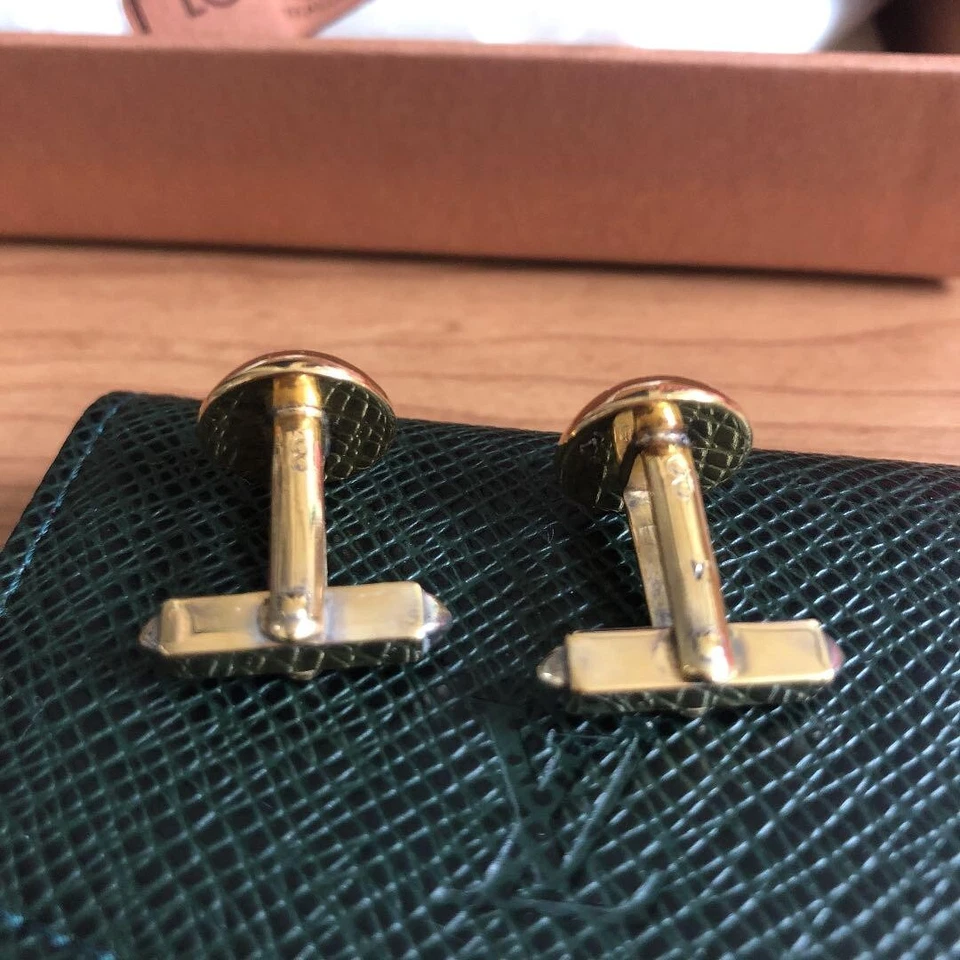 Louis Vuitton логотип золотой бутон запонки в зеленый тайга кожаный чехол - Изображение 4 из 4