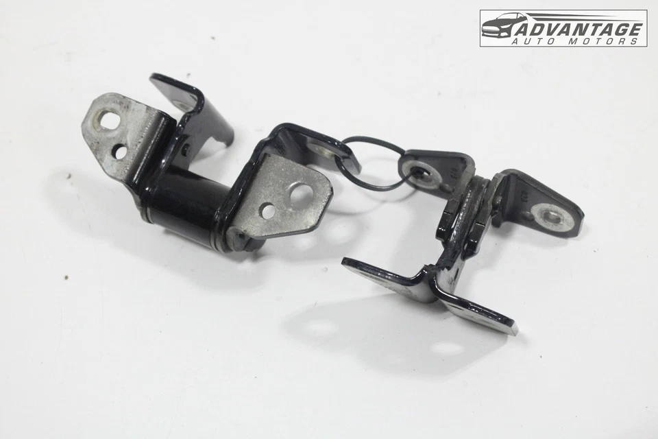 2012-2023 CHRYSLER 300 REAR RIGHT SIDE DOOR UPPER & LOWER HINGE SUPPORT SET OEM - Image 3 of 4