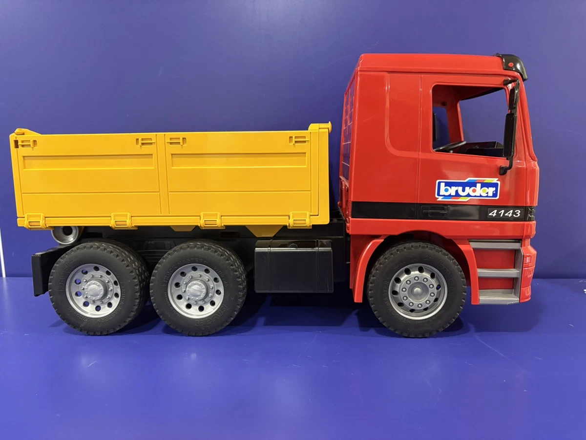 Bruder Mercedes Benz Actros ダンプカー Bruder 1:16 Mercedes-Benz Actros 4143 Construction Dump Truck