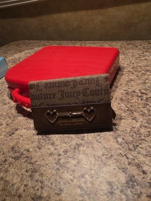 Juicy Couture Women s Brown Beige Logo Wallet w/ Heart Accent, Snap & Zip Coin