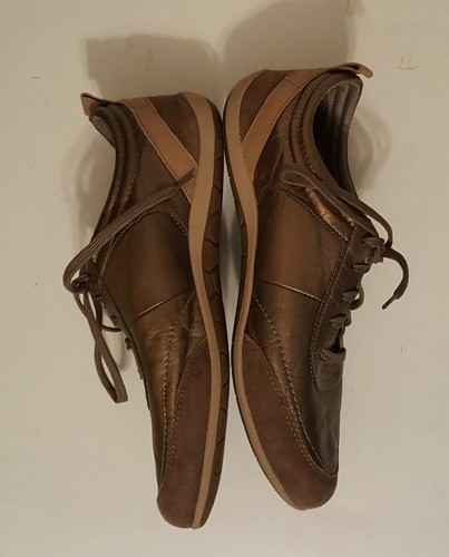 Zapatilla deportiva VIONIC Orthoheel de cuero dorado y gamuza tostada para mujer talla 9 EE. UU. - Imagen 2 de 8