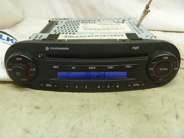 98-10 Volkswagen Beetle Radio CD Mp3 Player 1C0035196C Cp12100 for sale
