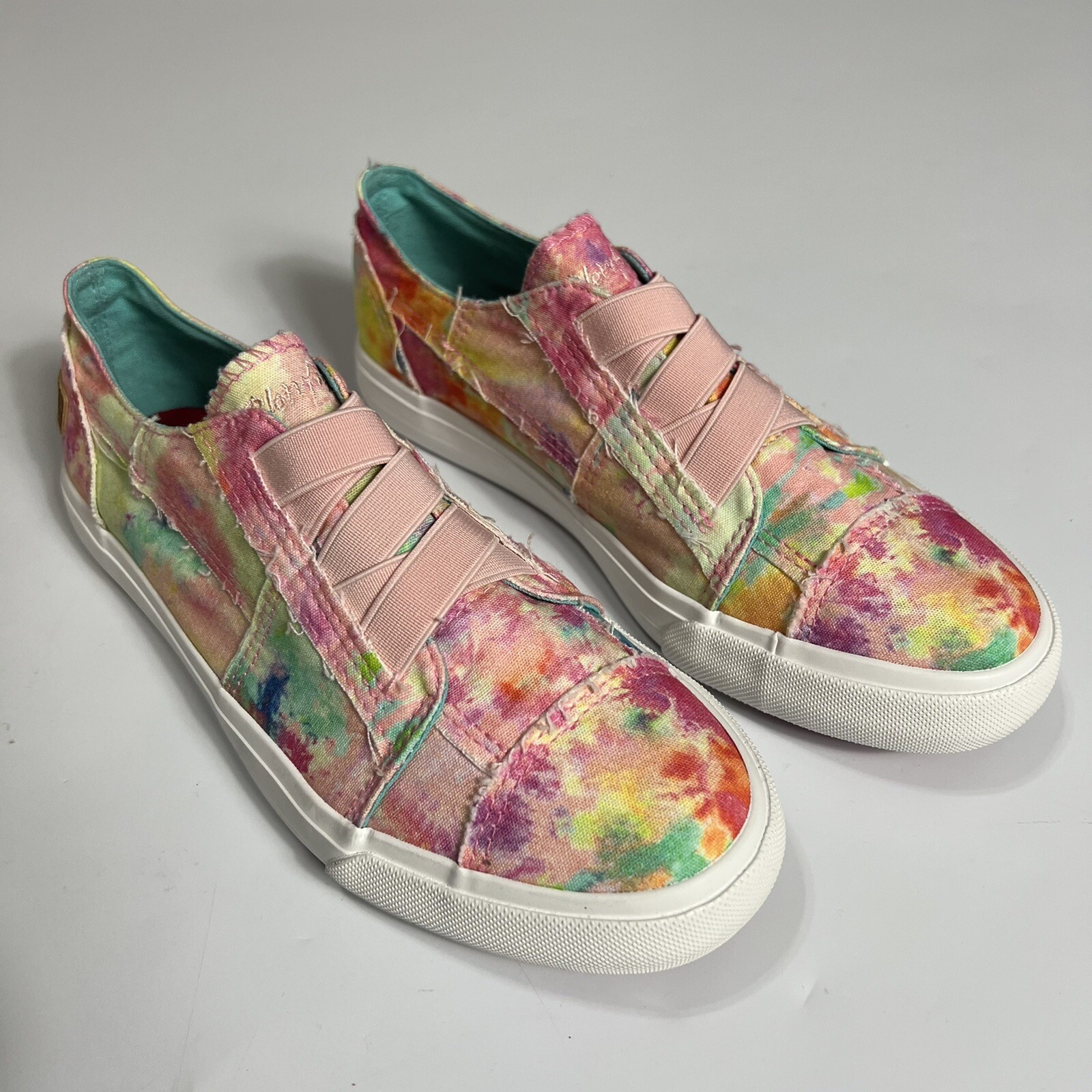 Blowfish Malibu Women’s Casual Sneakers Fashion Shoes Size 5M Multicolor