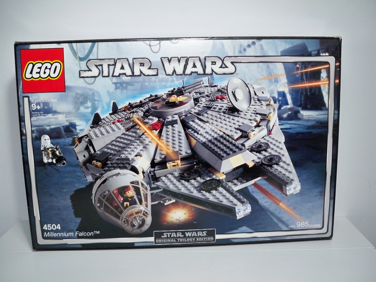 D0559692 MILLENNIUM FALCON LEGO MINT IN SEALED BOX MISB ORIGINAL