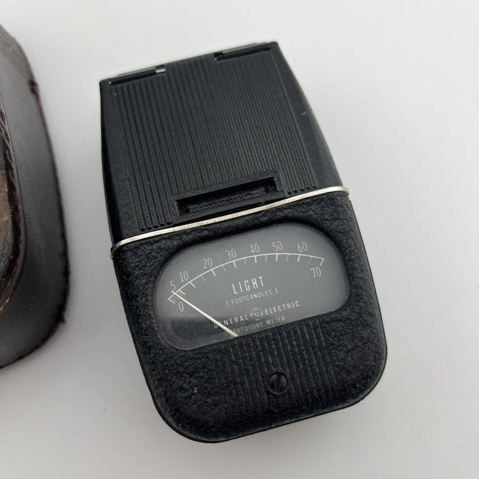 Medidor de exposición a la luz GE de colección tipo DW-68 W estuche de cuero General Electric Foto 2 de 3