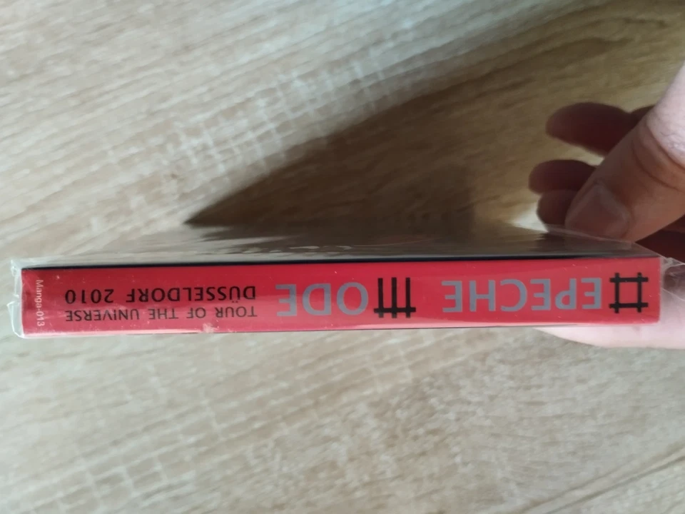 Dépêche Mode rare coffret 2 cds Live In Düsseldorf 2010 LTD 500 PCS Comme Neuf.  - Photo 3/3