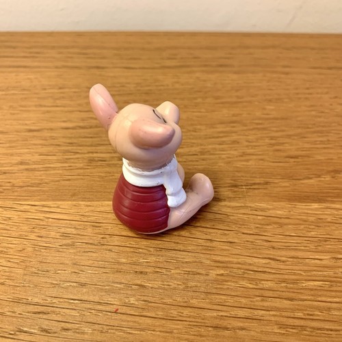 Disney Store Classics Winnie The Pooh PVC Figurine + Piglet PVC Figure - Picture 6 of 7