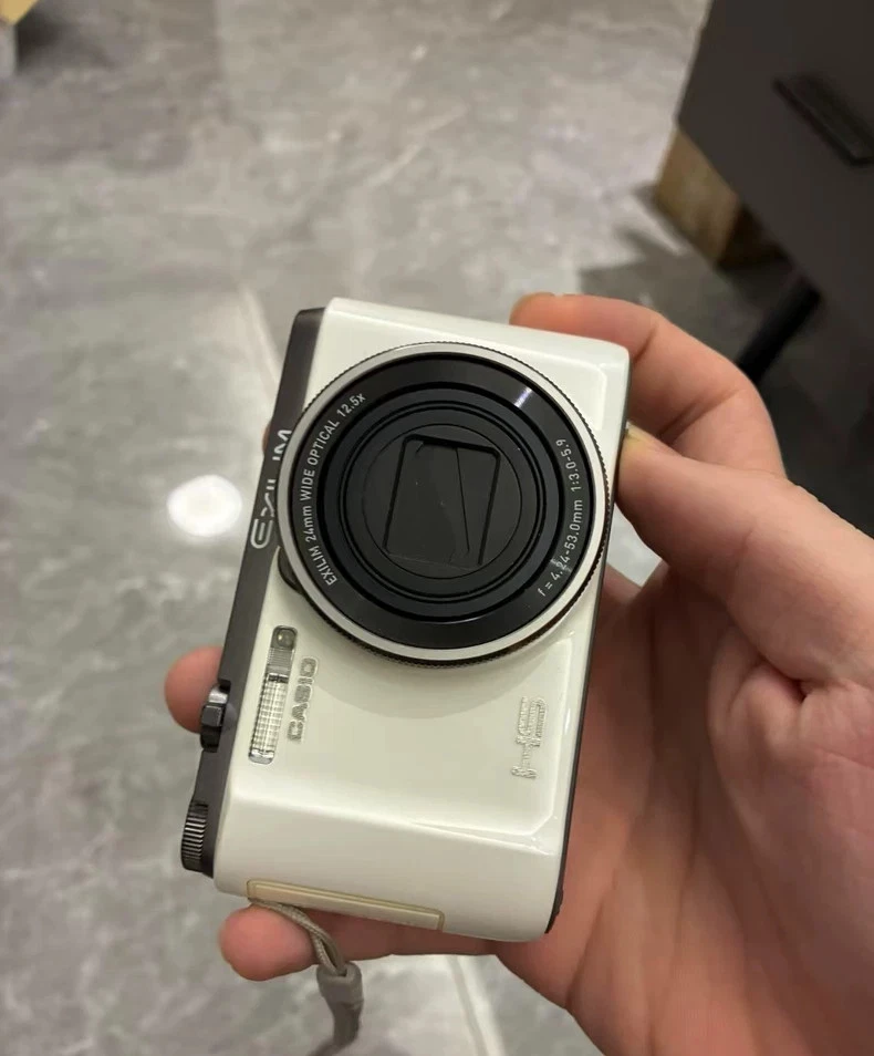 CASIO EX-ZR400 EXILIM Digital Camera High Speed 16.1MP  English Language - Image 2 of 3