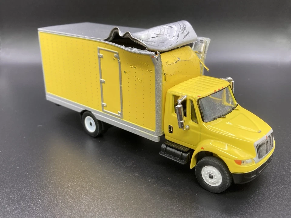 Camión de carga International Durastar 2013 1/64 diecast destrozado luz verde personalizada Foto 2 de 4