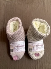 Lemon Women's Slipper Socks Cozy Faux Fur Lining Non-Slip Bottom Grips S/M NWT