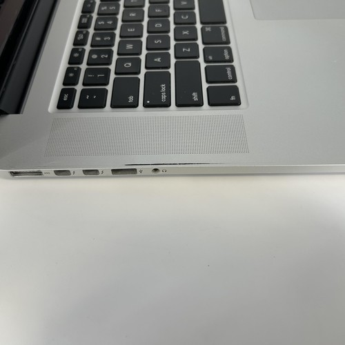 MacBook Pro Retina 15 Silver Mid 2015 2.5 GHz i7 16GB 512GB SSD Pro R9 M370X - Picture 7 of 14
