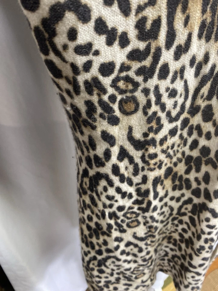 Cárdigan Cashmere Charter Club 100 % estampado de leopardo frente abierto 1X Foto 4 de 4