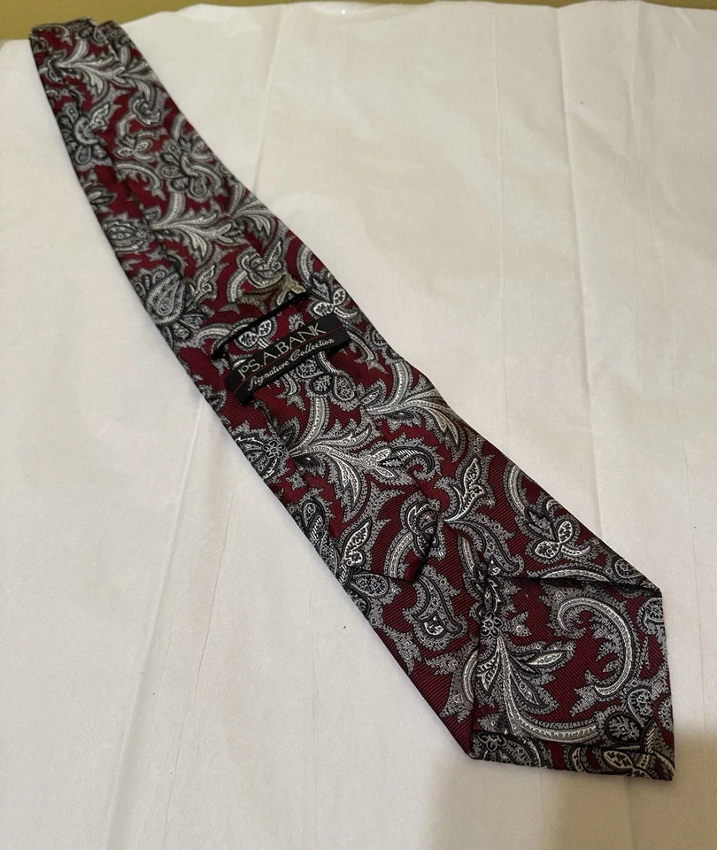 Hombre Joseph A. Corbata Colección Bank Signature, Borgoña/Plata/Blanco Paisley Foto 2 de 4