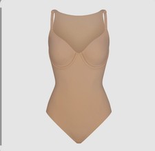SOLD OUT SKIMS Fits Everybody Back Smoothing Underwire Brief Bodysuit /M/Clay