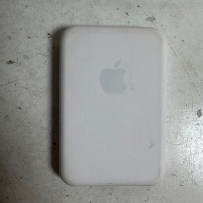 Apple MagSafe A2384 White Wireless 1450mAh Portable Charging Power