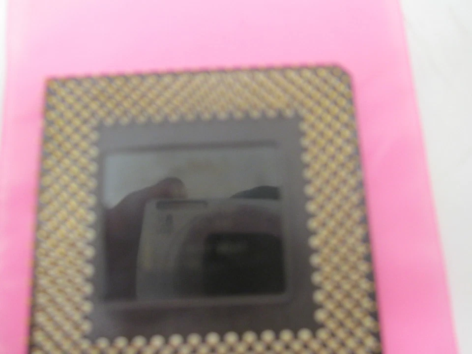 Intel Celeron FV524RX400 SL3A2 CPU *some bent pins* - Image 4 of 4