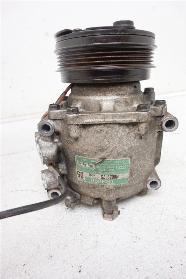 1996-1997 Honda Civic Del Sol 1.6L Ac Air Compressor Pump + Clutch 38810-P28-A02 - Image 4 of 4