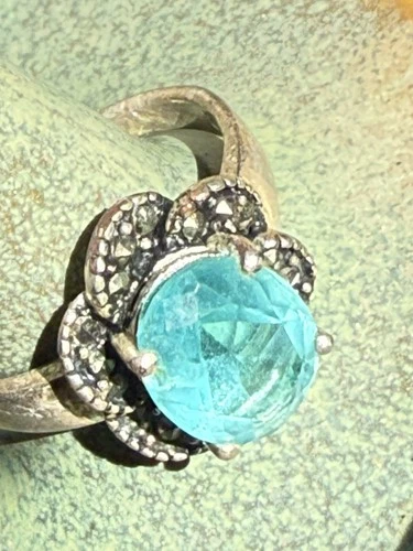 Vintage Sterling Silver 925 Ring faceted oval blue stone w/marcasite gemstones