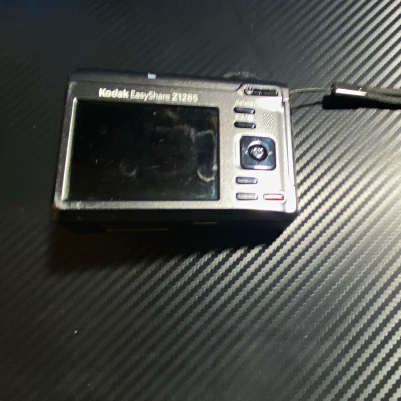 Kodak EasyShare Z1285 12MP Compact Camera 5x Zoom Black/Silver w/ Case