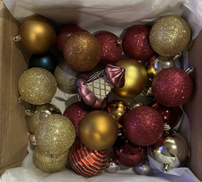 Lot of 25 Ornaments Round Gold Glitter Maroon Red White Silver Plastic READ