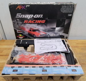 AFX Snap-on HOスロットカーセット 66.2フィート AFX Racing 21018 AFX Racing Super International Slot Car Set