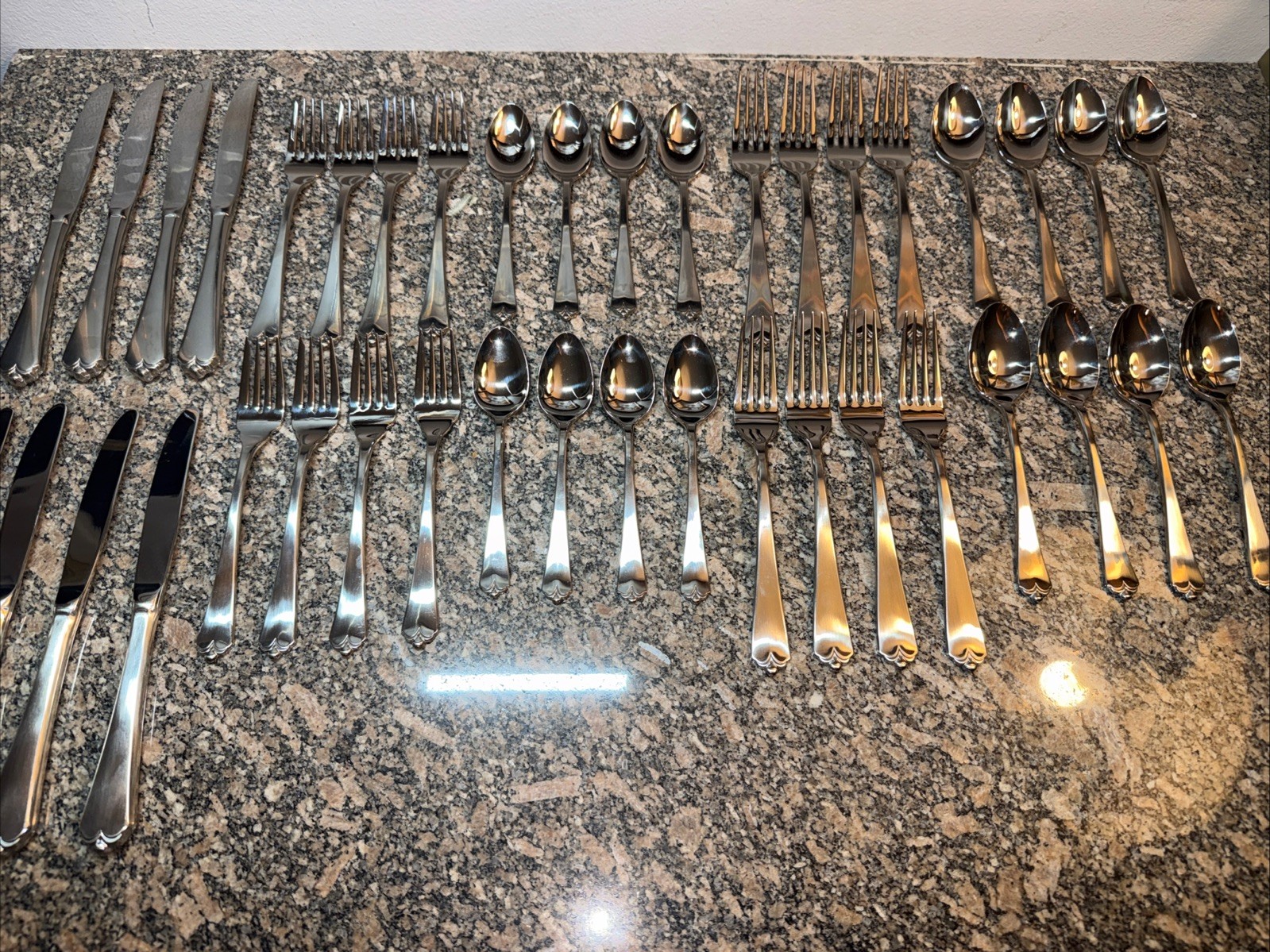 Wallace 40 Pc LOTUS 18/8 Flatware Set Japan Glossy Finish