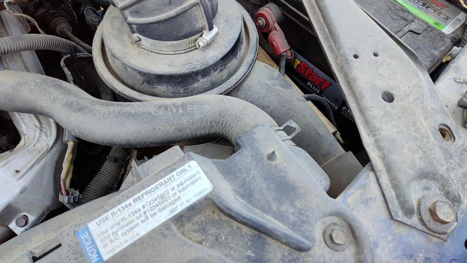 94-96 Olds Cutlass Ciera Air Cleaner Filter Box Oem Intake Housing 3.1l 25099407 - Image 2 of 4