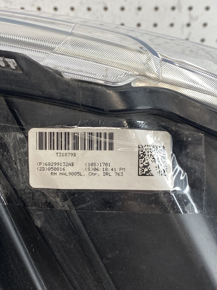 2014 2015 DODGE DURANGO RIGHT SIDE HALOGEN HEADLIGHT OEM
