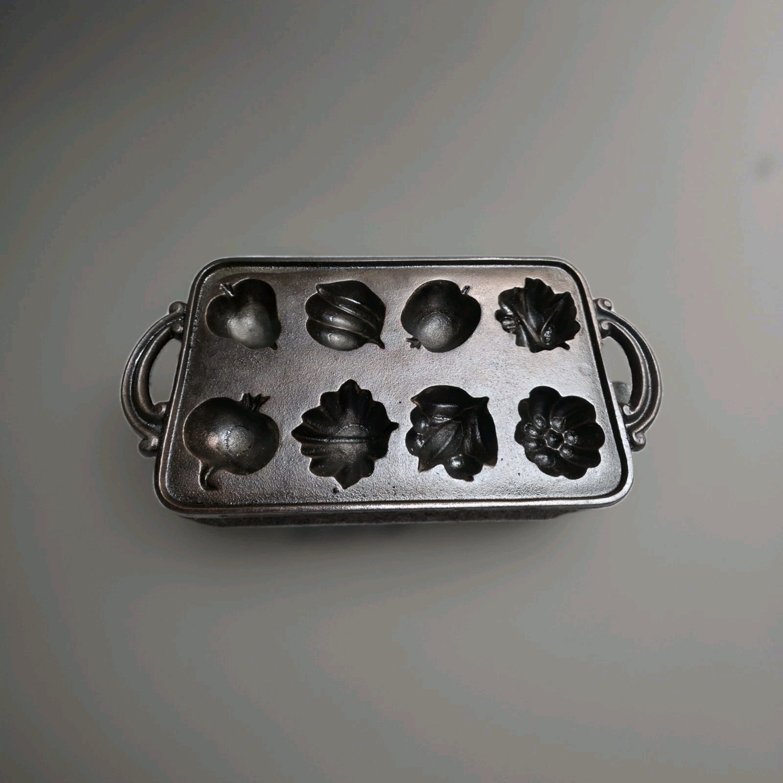 John Wright Cast Iron Autumn Fruit Muffin Pan