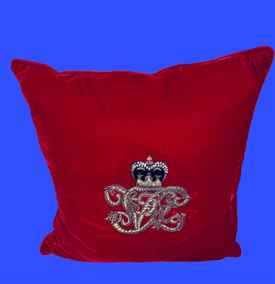 ralph lauren limited edition 20"x20" regal red velvet pillow gold bullion crown - Image 2 of 4