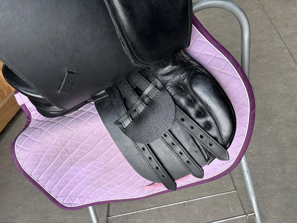 English Dressage Saddle, Kids - Image 4 of 4