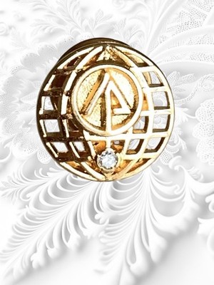 International Paper Company One Diamond Service Award Pin Gold Tone Stunning EUC