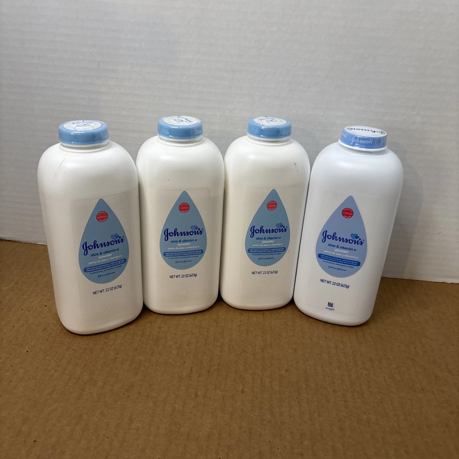 4 Pack Johnson's Baby Powder, Soothing Aloe & Vitamin E, 22 oz
Opens in a new window or tab